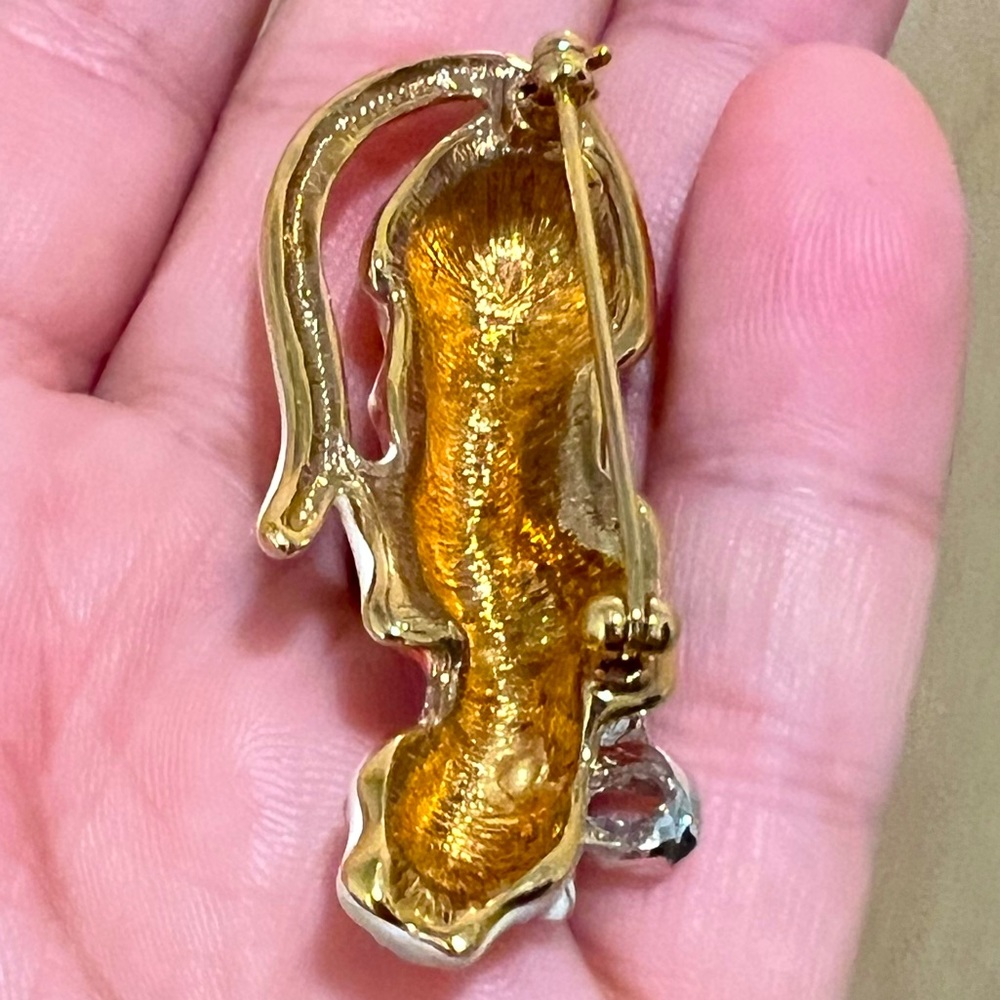 Kenneth Jay Lane Mountain Lion Enamel Brooch Pin - Picture 4 of 4